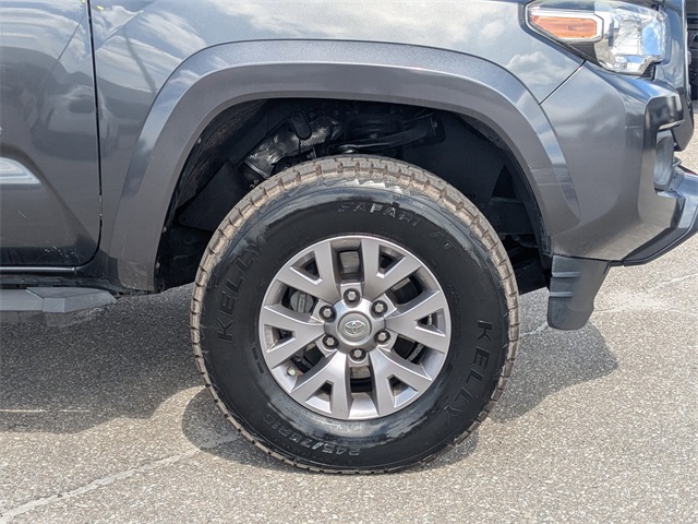 2019 Toyota Tacoma SR5 photo 12