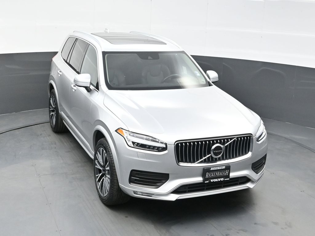 2022 Volvo XC90 T6 Momentum photo 24