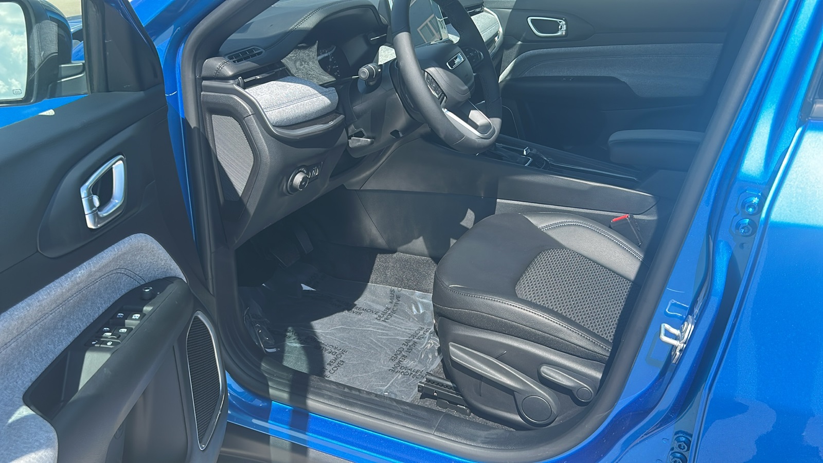 2025 Jeep Compass Latitude photo 11