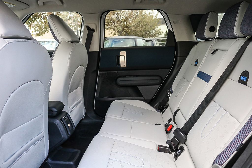 2025 Mini Cooper S ALL4 photo 17
