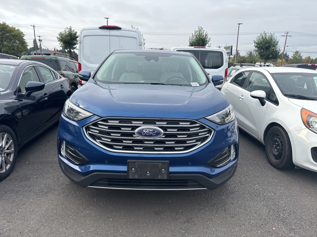 2023 Ford Edge Titanium photo 2