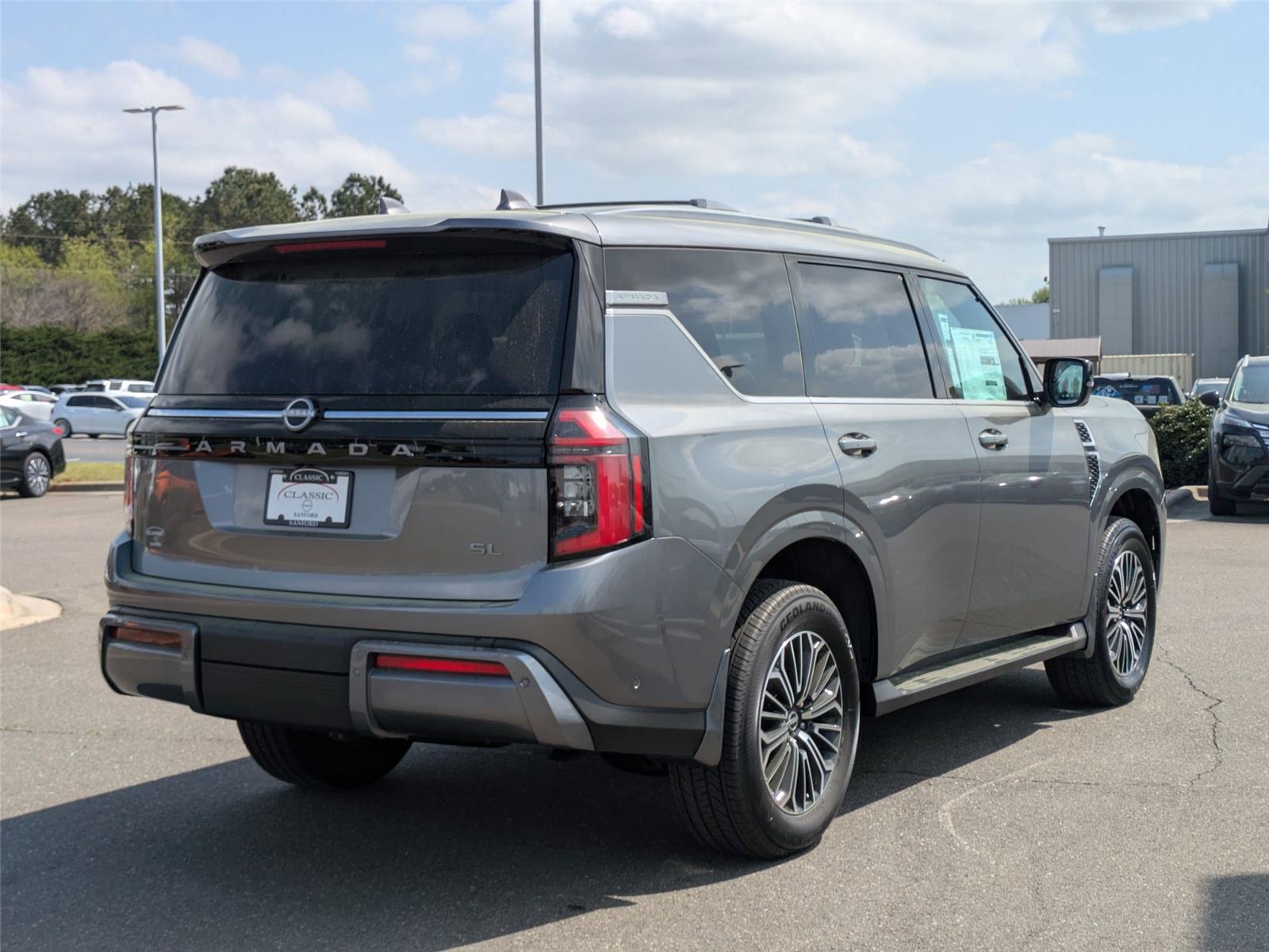 2025 Nissan Armada SL photo 5