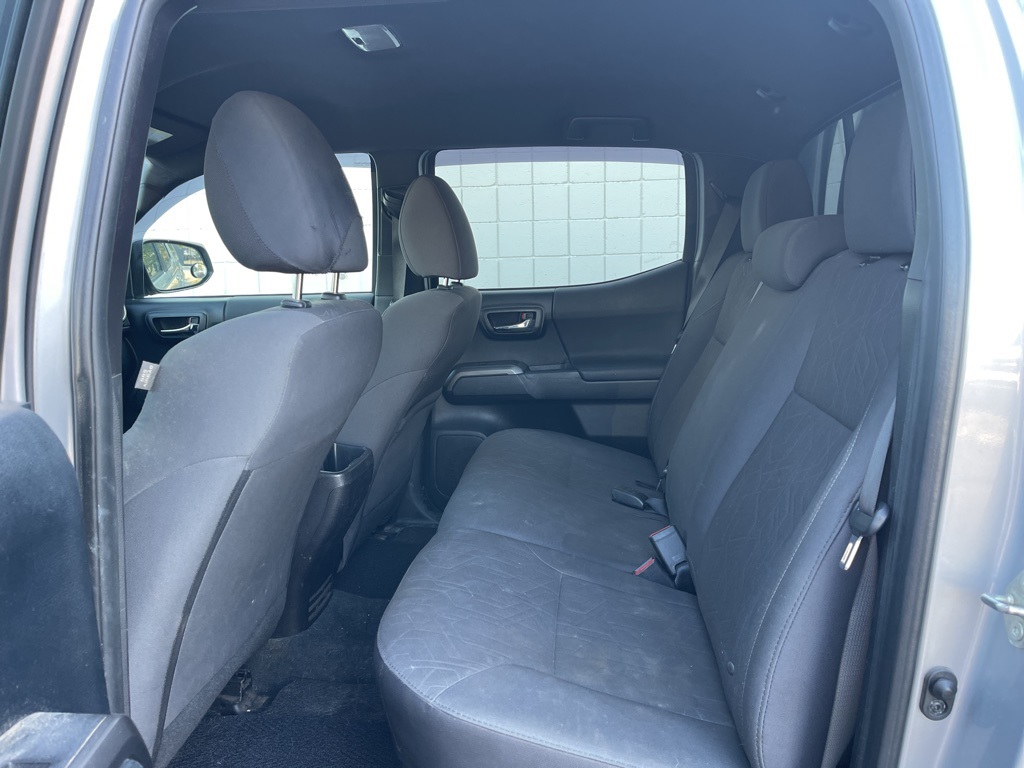 2016 Toyota Tacoma TRD Sport photo 10