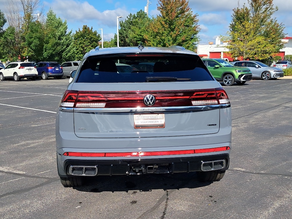 2026 Volkswagen Atlas Cross Sport SEL Premium R-Line photo 3
