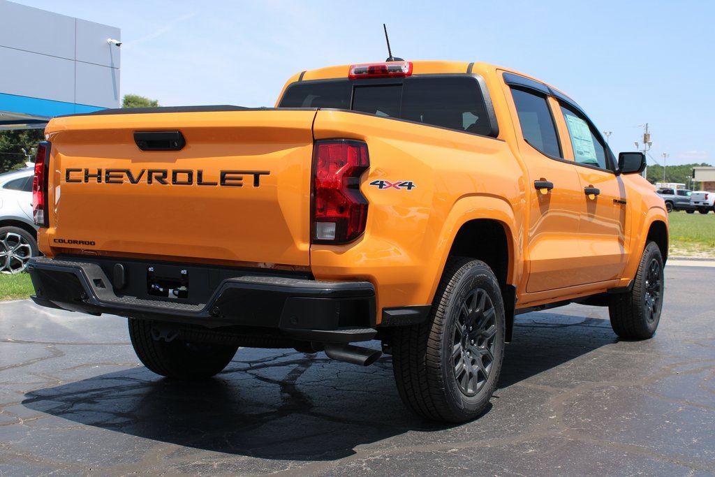 2025 Chevrolet Colorado LT photo 3