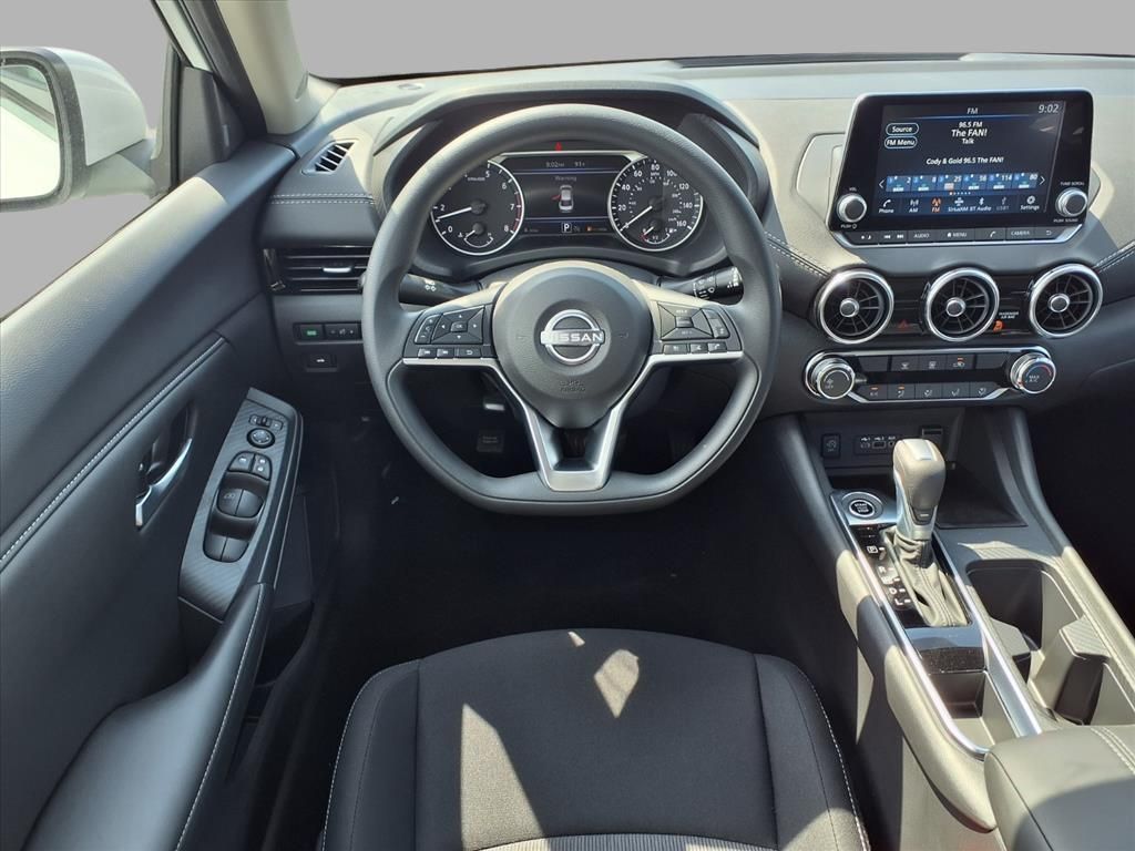 2025 Nissan Sentra SV photo 4