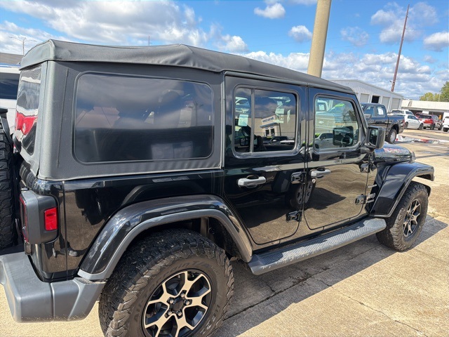2019 Jeep Wrangler Unlimited Sahara photo 3