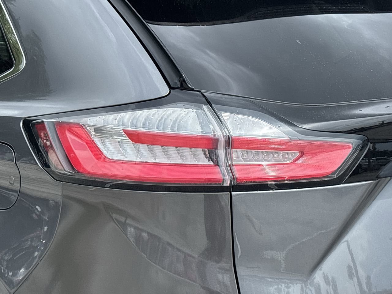 2022 Ford Edge Titanium photo 27