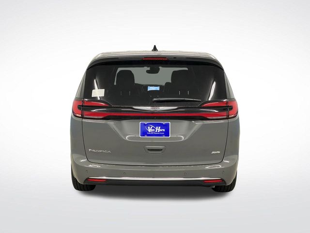 2025 Chrysler Pacifica photo 14