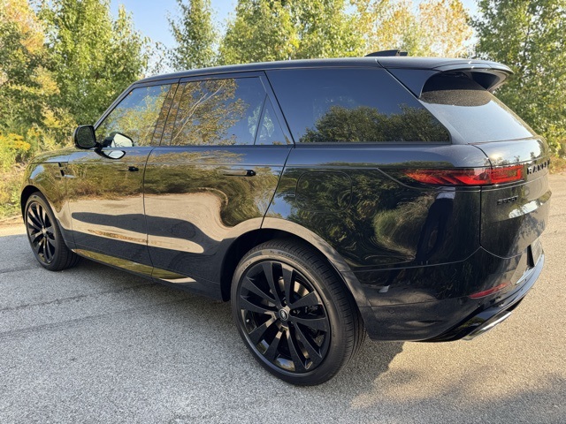 2025 Land Rover Range Rover Sport SE photo 7
