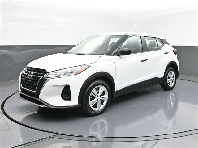 2025 Nissan Kicks Play S photo 3