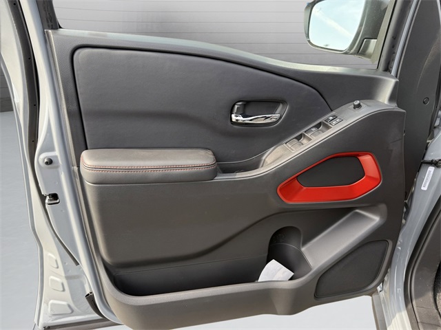 2025 Nissan Frontier PRO-4X photo 17