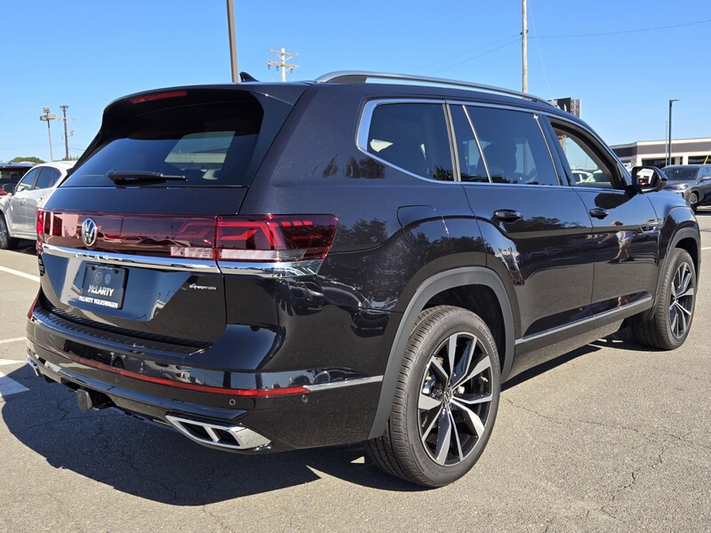 2026 Volkswagen Atlas SEL Premium R-Line photo 3