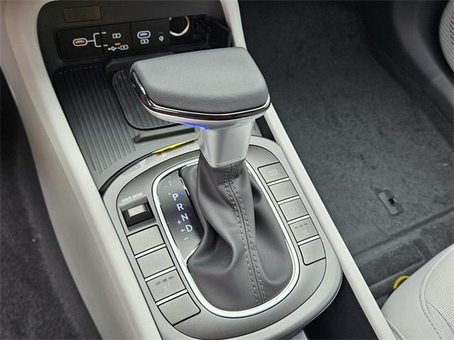 2026 Hyundai Kona SEL photo 18