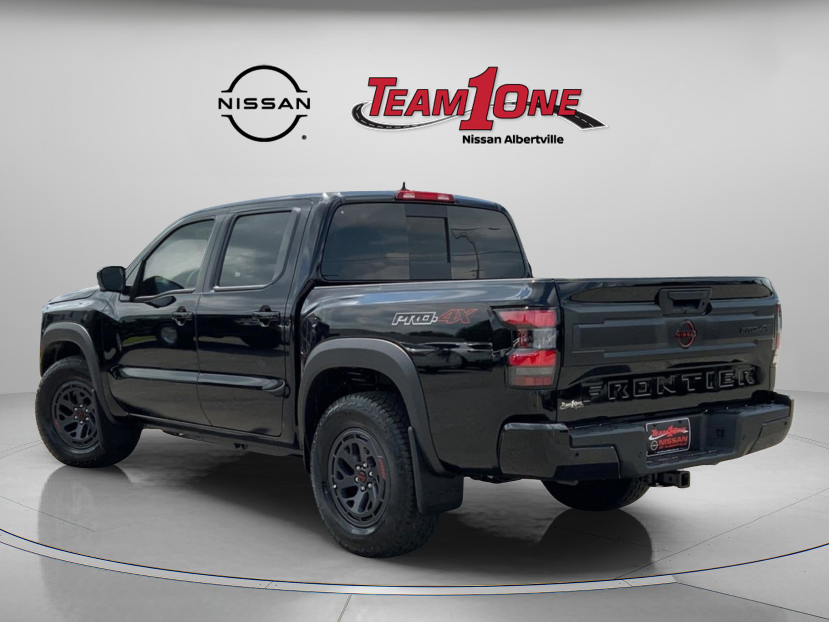 2025 Nissan Frontier Crew Cab PRO-4X photo 3