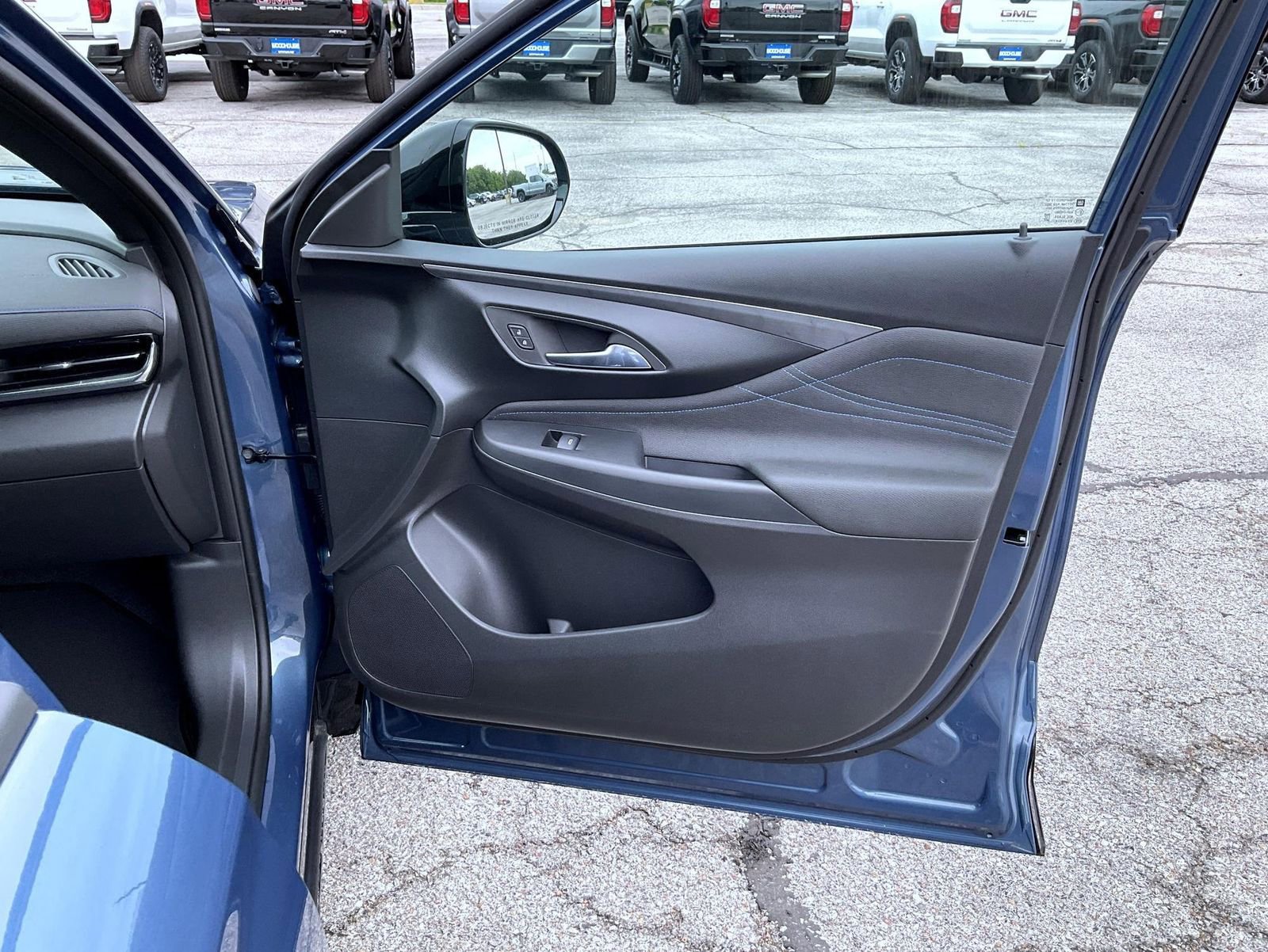 2025 Buick Envista ST photo 13