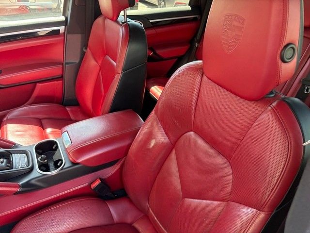 2017 Porsche Cayenne Platinum Edition photo 11