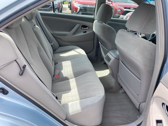 2009 Toyota Camry LE photo 21