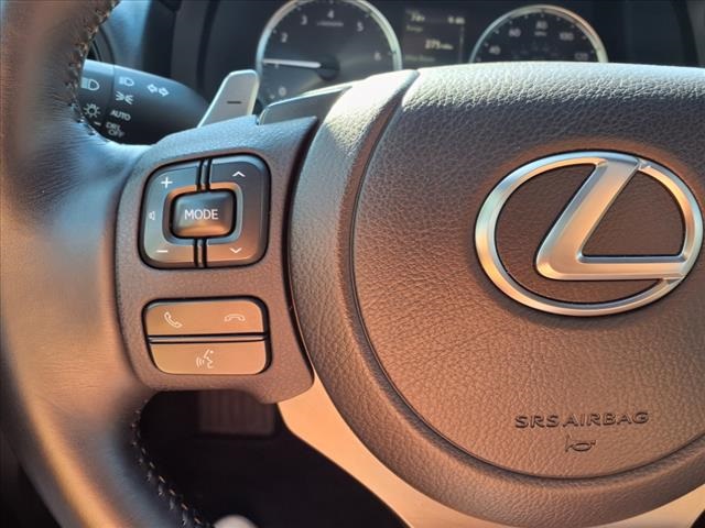 2023 Lexus IS 350 F SPORT photo 22
