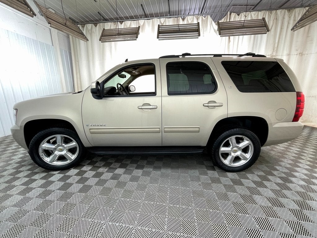 Used 2009 Chevrolet Tahoe LT2 with VIN 1GNFK23059R284026 for sale in Delaware, OH