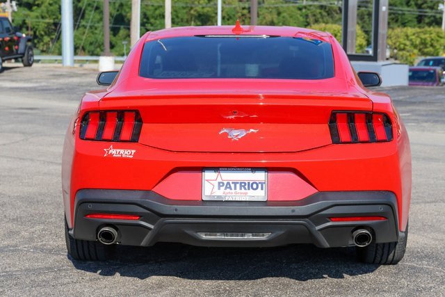 2024 Ford Mustang EcoBoost Premium photo 4