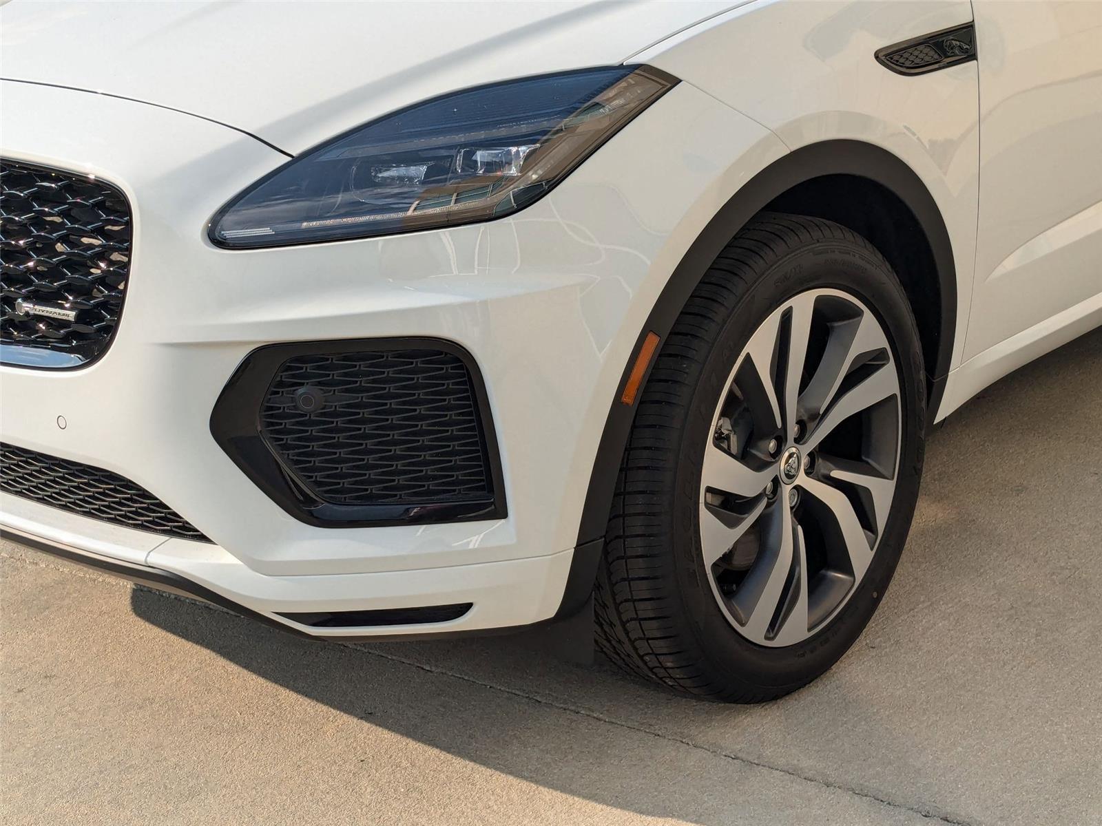 2024 Jaguar E-PACE R-Dynamic SE photo 9