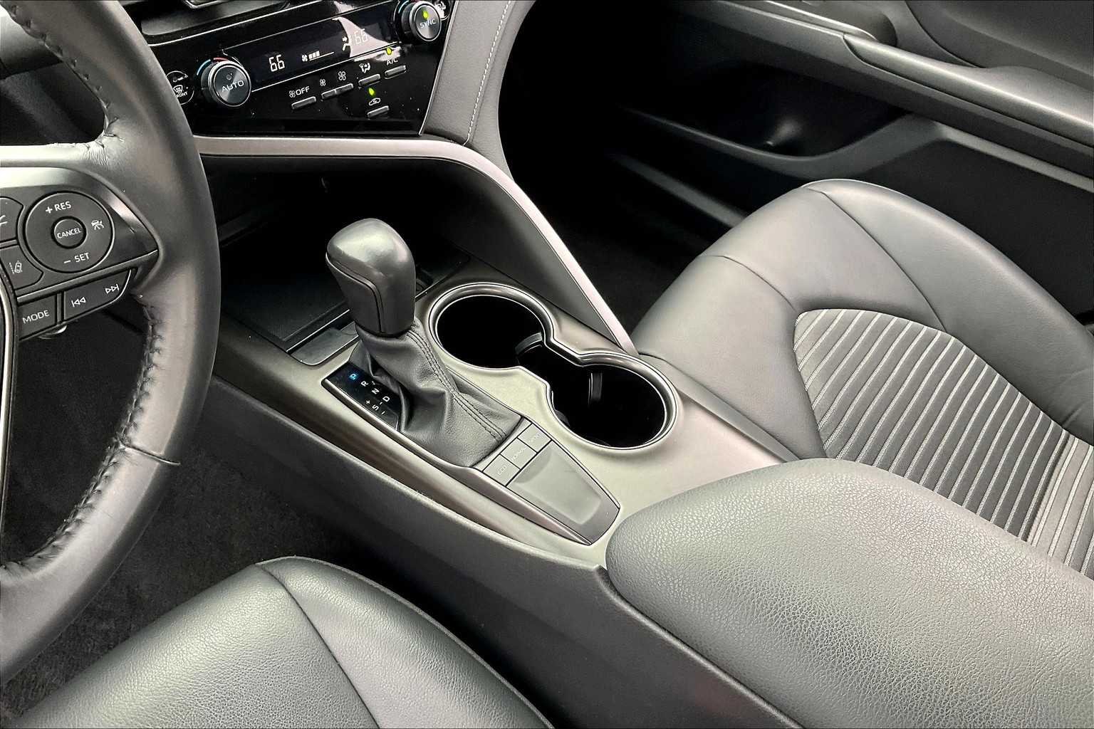 2024 Toyota Camry SE photo 14