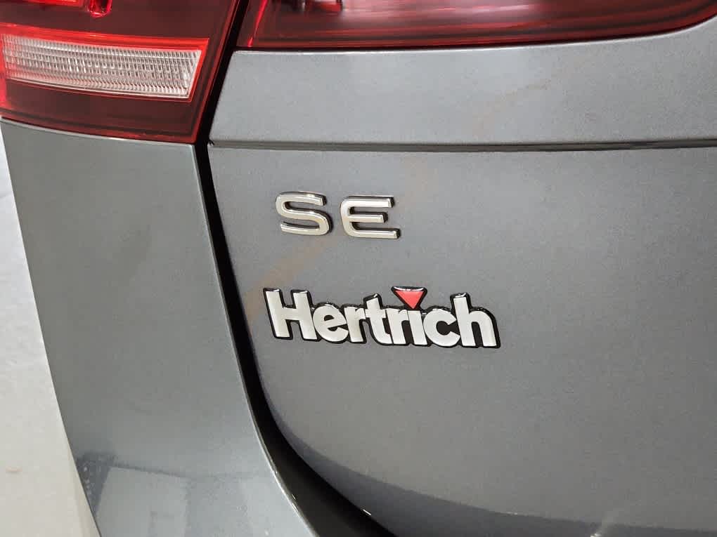 2022 Volkswagen Tiguan SE photo 18