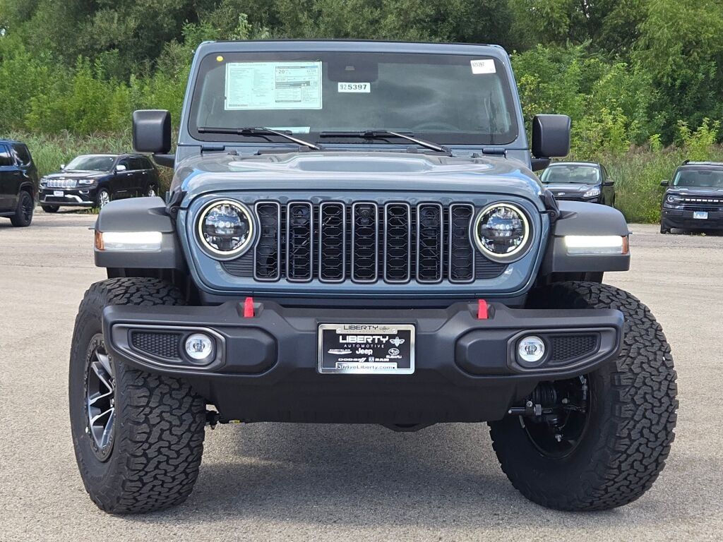 2025 Jeep Wrangler Rubicon photo 3