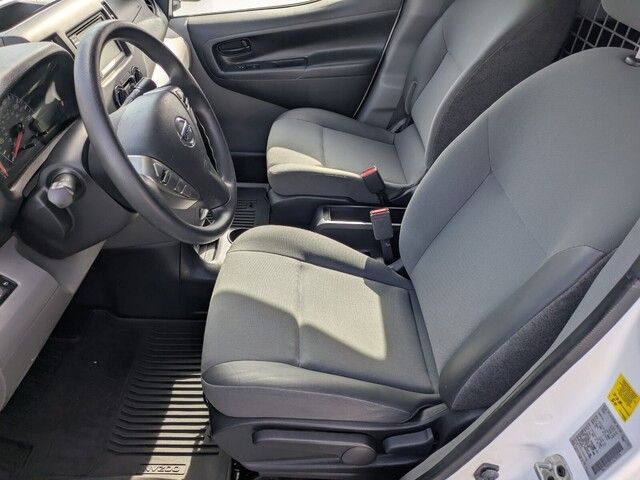 2020 Nissan NV200 SV photo 9