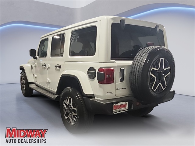 2025 Jeep Wrangler Sahara photo 3