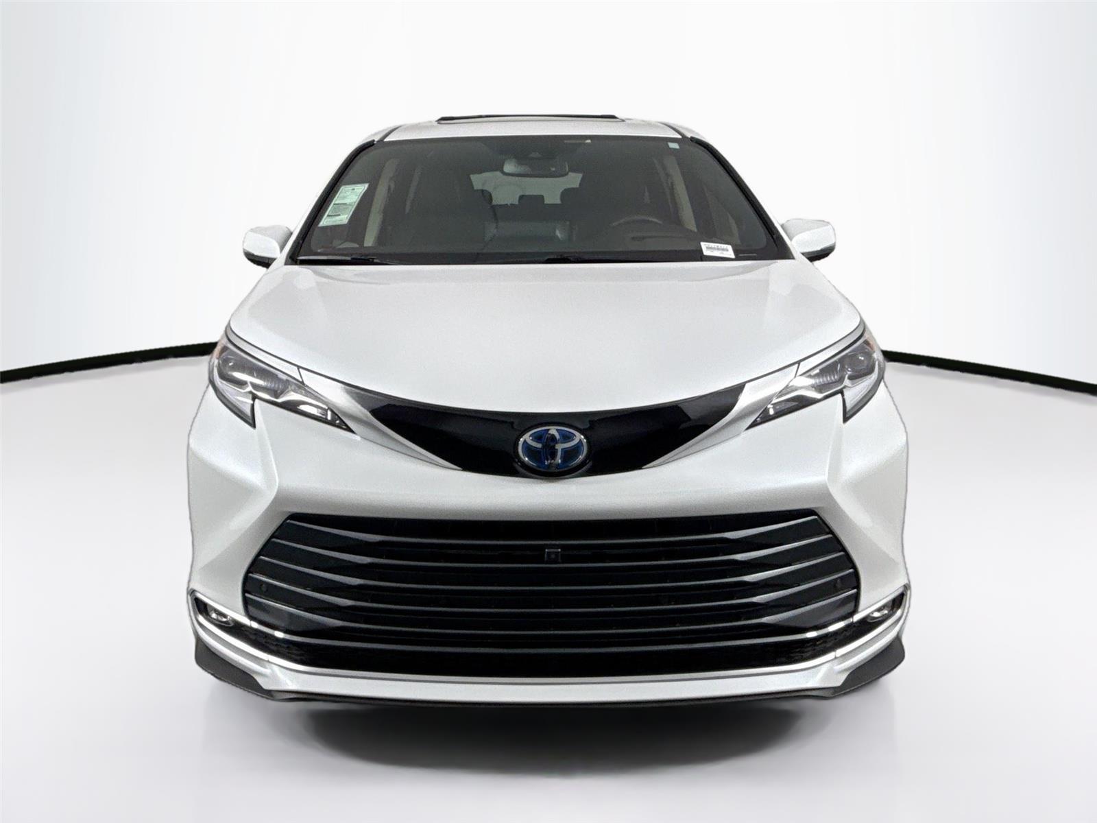 2023 Toyota Sienna Platinum photo 3