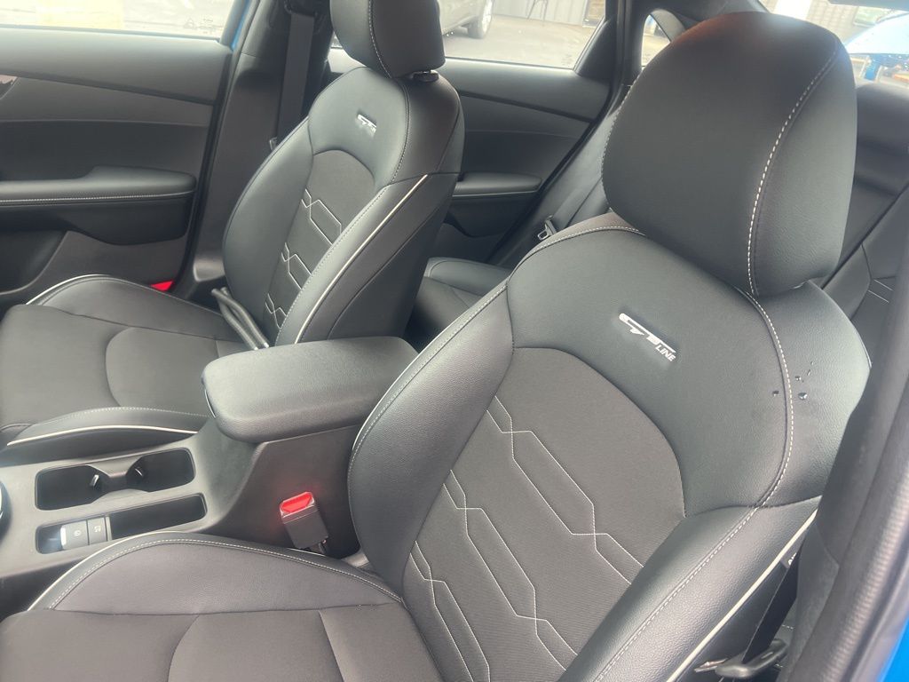 2024 Kia Forte GT-Line photo 5