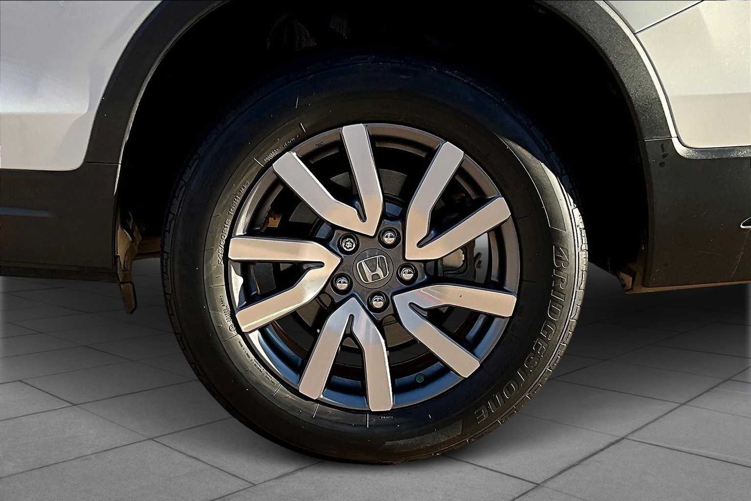 2020 Honda Pilot EX photo 10