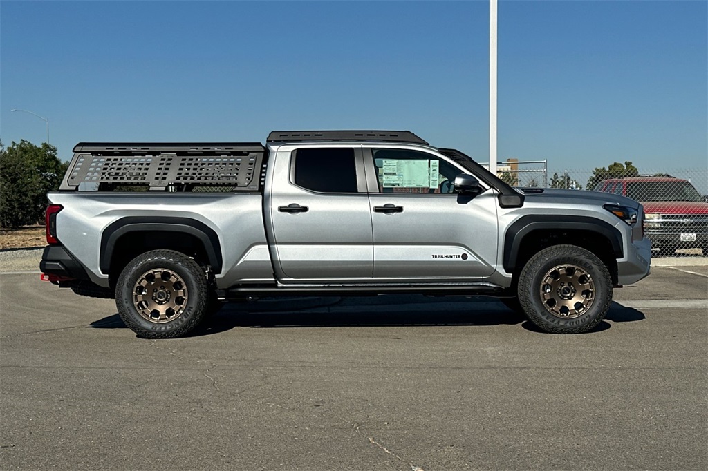 2025 Toyota Tacoma Trailhunter photo 3