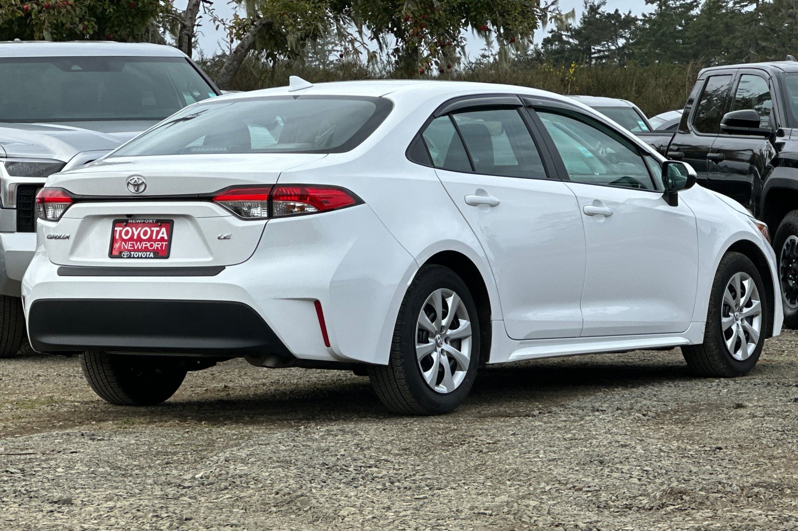 2025 Toyota Corolla LE photo 2