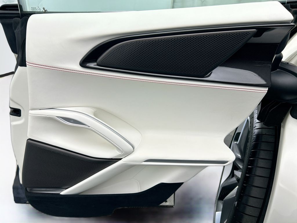 2024 Ferrari Purosangue photo 19