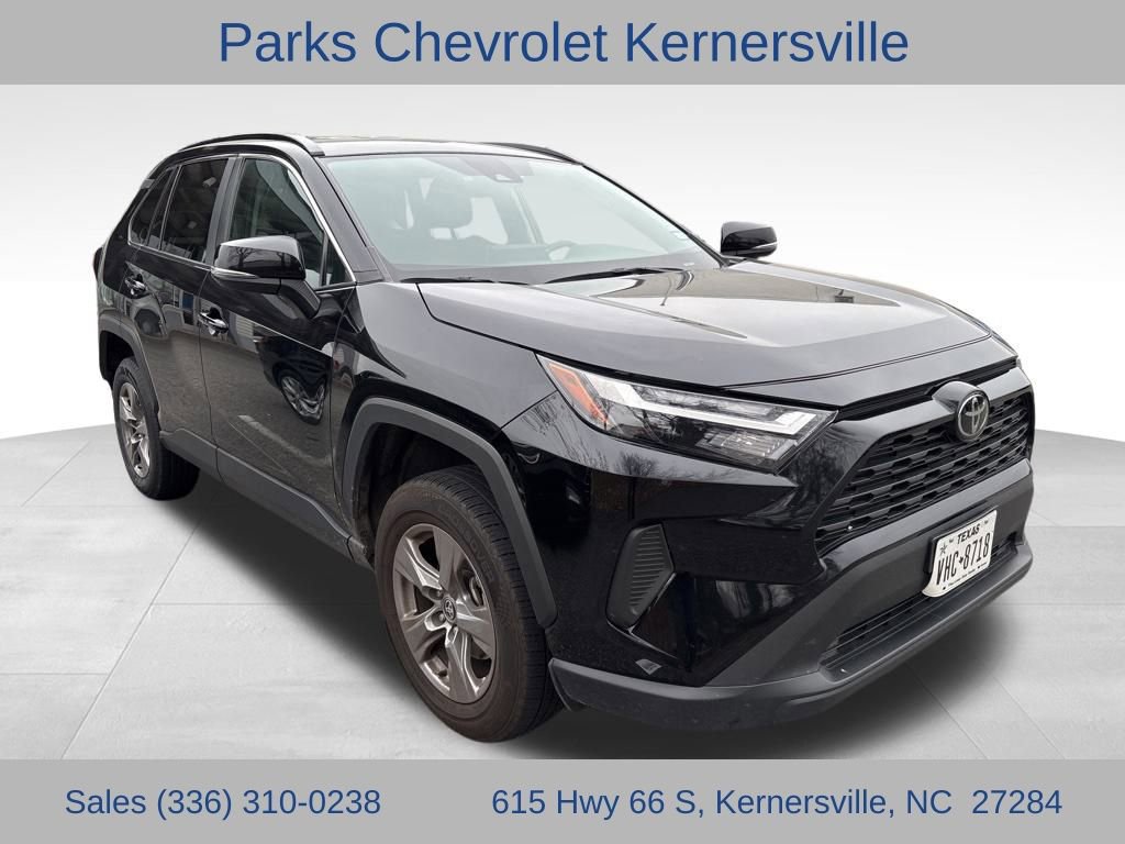 2024 Toyota RAV4 XLE's photo