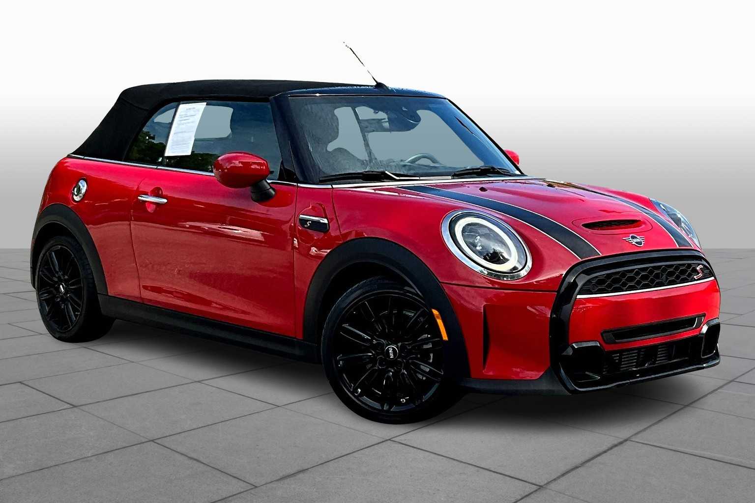 2022 Mini Cooper Convertible S photo 2