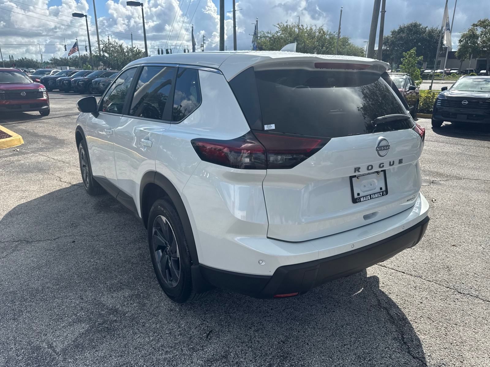 2026 Nissan Rogue SV photo 6