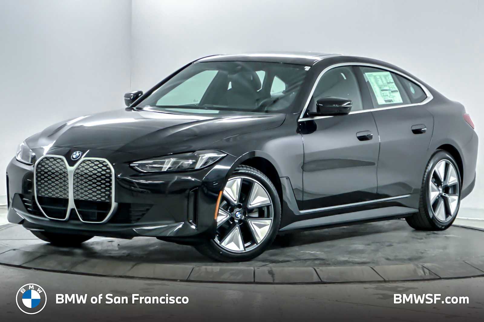 2025 BMW i4 40's photo