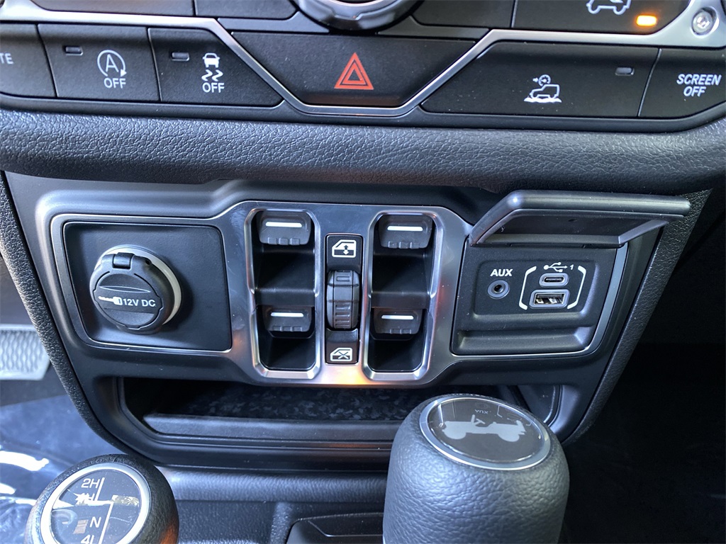 2025 Jeep Wrangler Sport photo 21