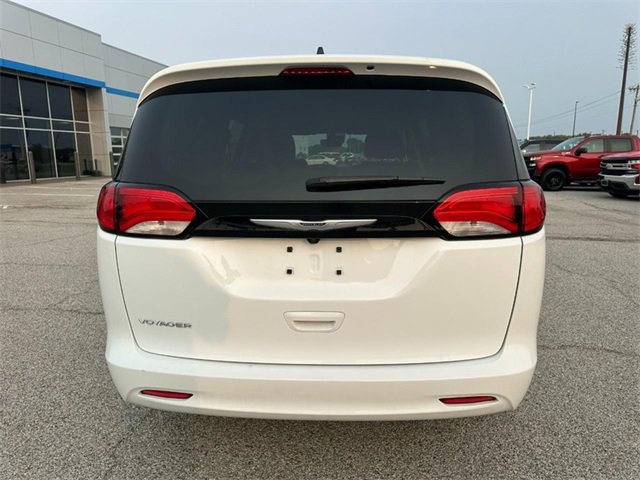 2024 Chrysler Voyager LX photo 4