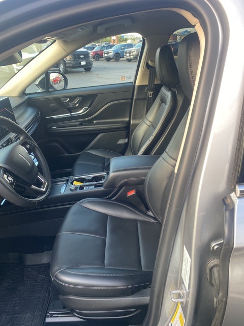 2023 Lincoln Corsair Standard photo 16