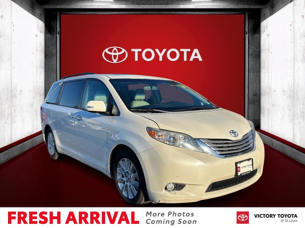 2014 Toyota Sienna Limited's photo