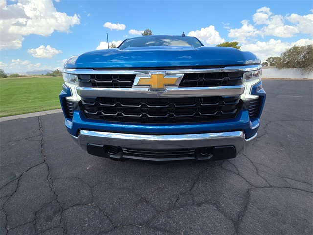 2024 Chevrolet Silverado 1500 LT photo 3