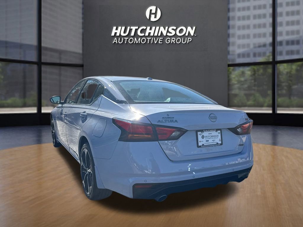 2025 Nissan Altima 2.5 SR photo 4
