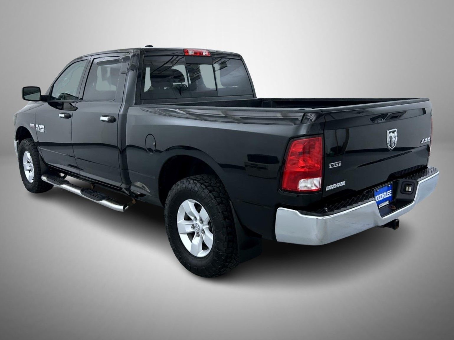 2017 Ram 1500 SLT photo 5