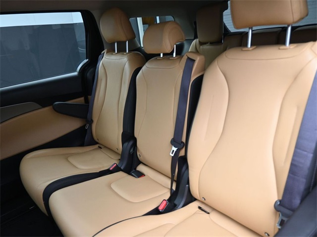 2024 Kia Carnival LX photo 10