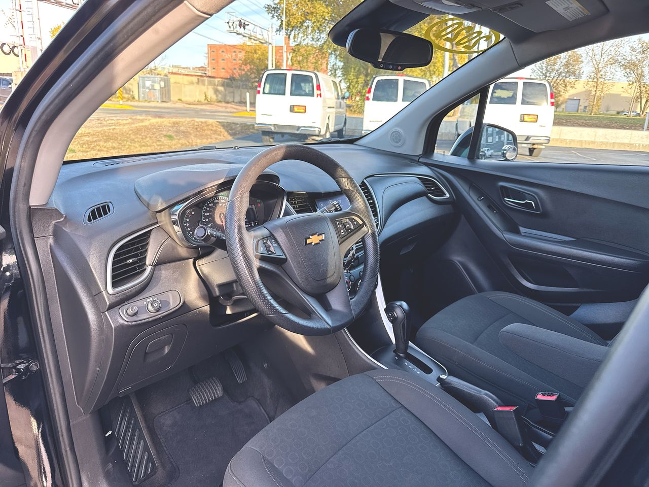 2020 Chevrolet Trax LS photo 2